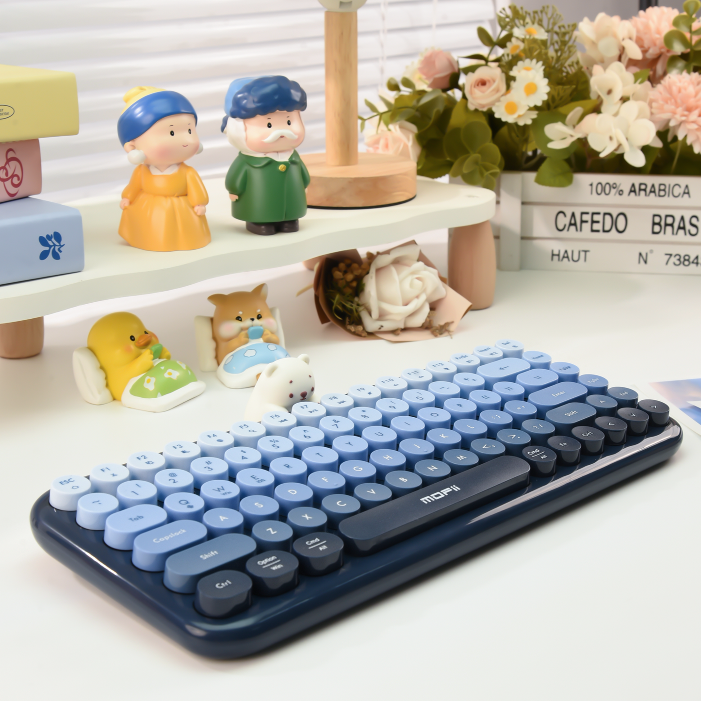 Colorful Dual Mode Wireless Keyboard with Magnetic Bear